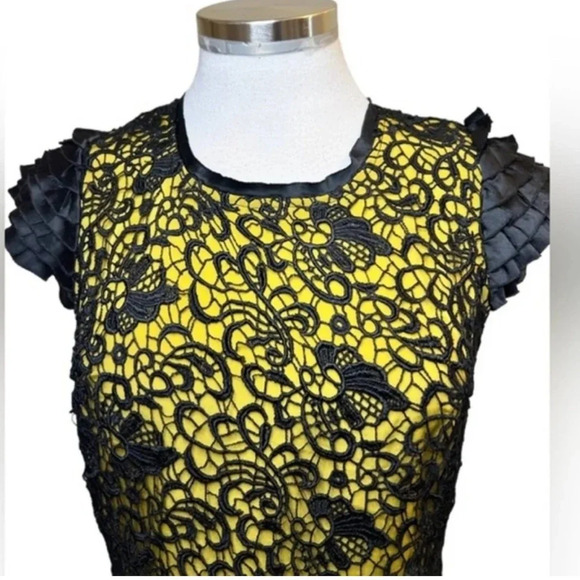 Forever 21 Lace Mini Dress Size Small - Picture 3 of 4